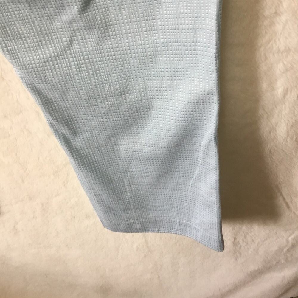 Ann Taylor Blue Pattern Crop Pants - Picture 10 of 11